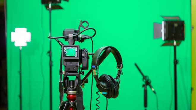 Finding the Right Green Screen Stock Footage: Dacast blog